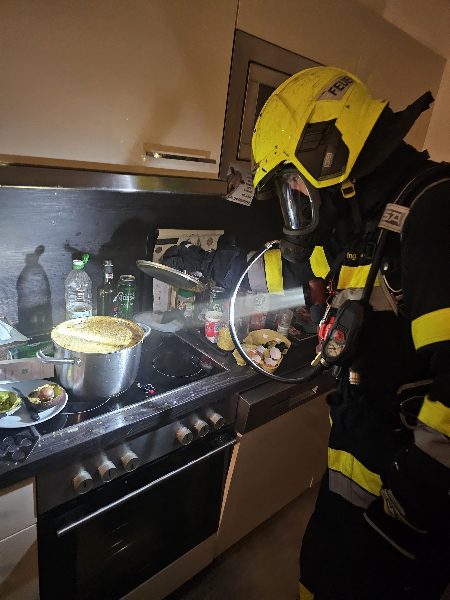 Nächtlicher Einsatz nach ausgelöstem Heimrauchmelder